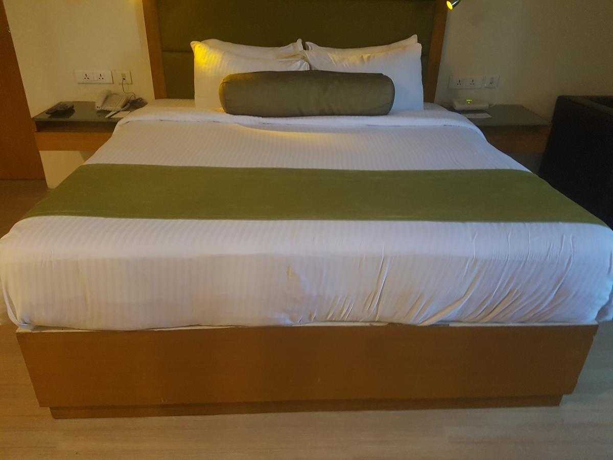 Peerless Hotel Hyderabad Eksteriør bilde