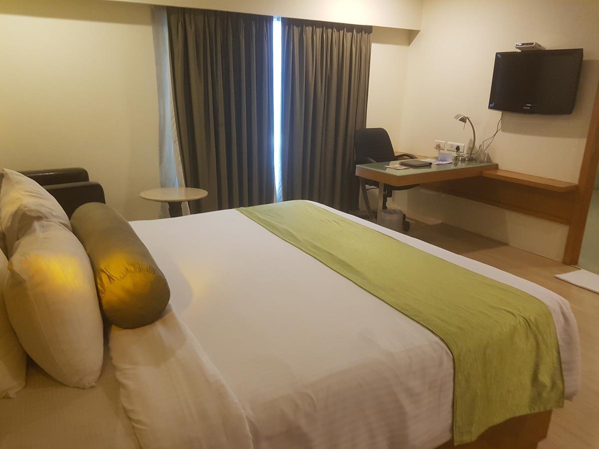 Peerless Hotel Hyderabad Eksteriør bilde