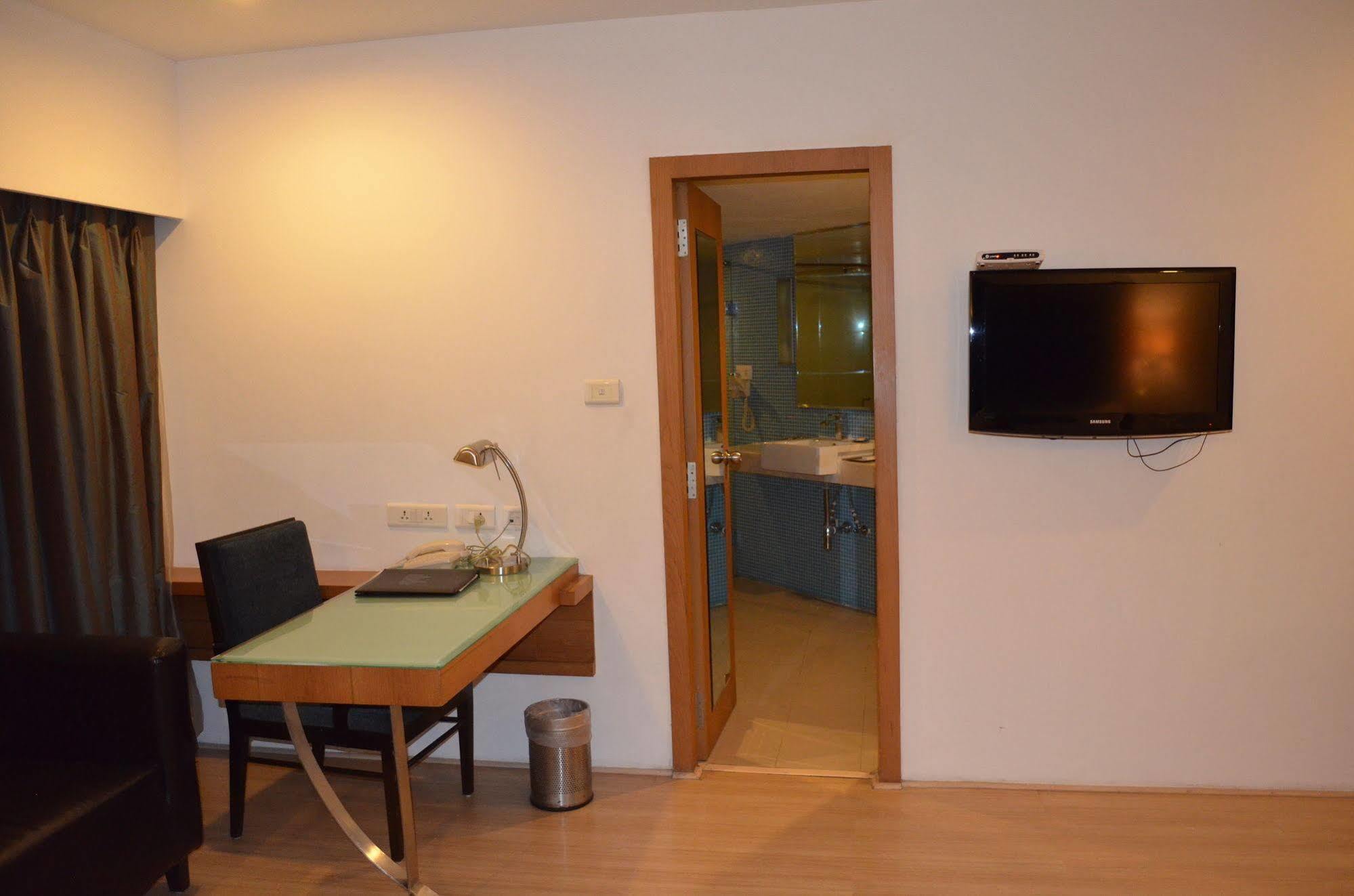 Peerless Hotel Hyderabad Eksteriør bilde