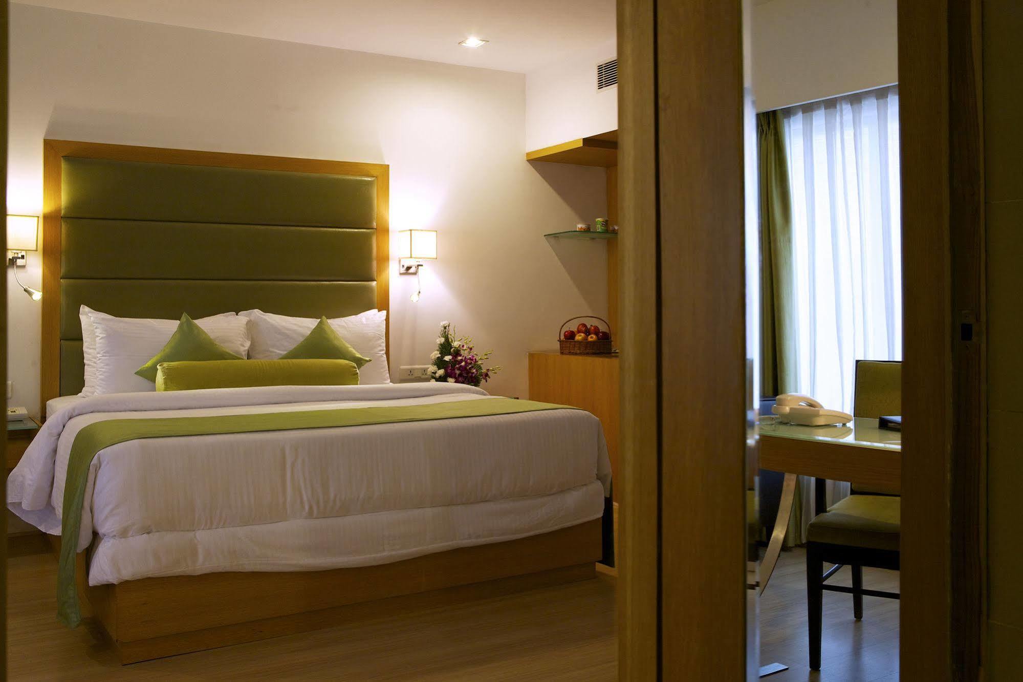 Peerless Hotel Hyderabad Eksteriør bilde