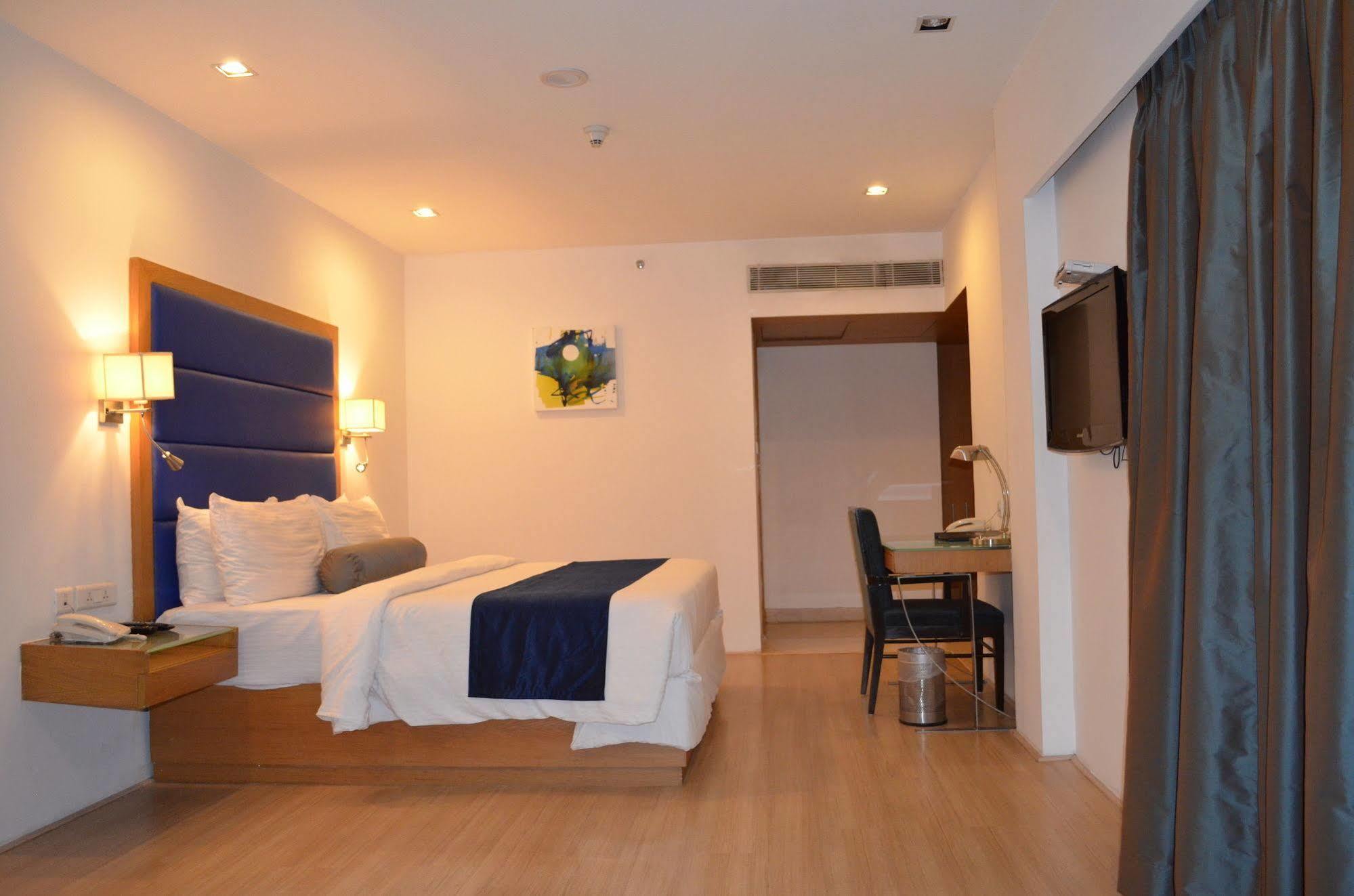 Peerless Hotel Hyderabad Eksteriør bilde